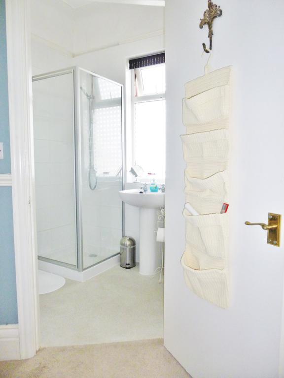 Dunsandles Guesthouse Уолъси Стая снимка