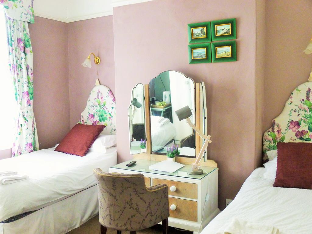 Dunsandles Guesthouse Уолъси Стая снимка