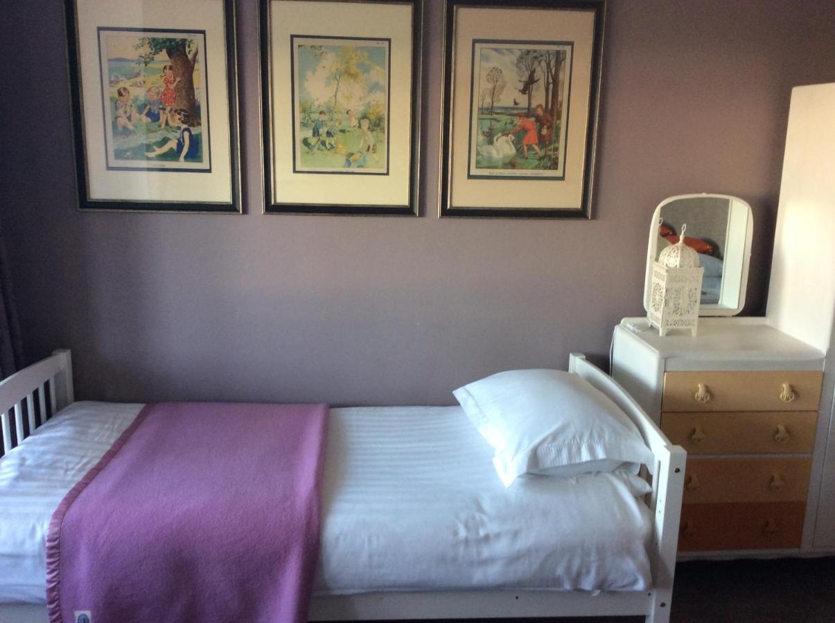 Dunsandles Guesthouse Уолъси Екстериор снимка